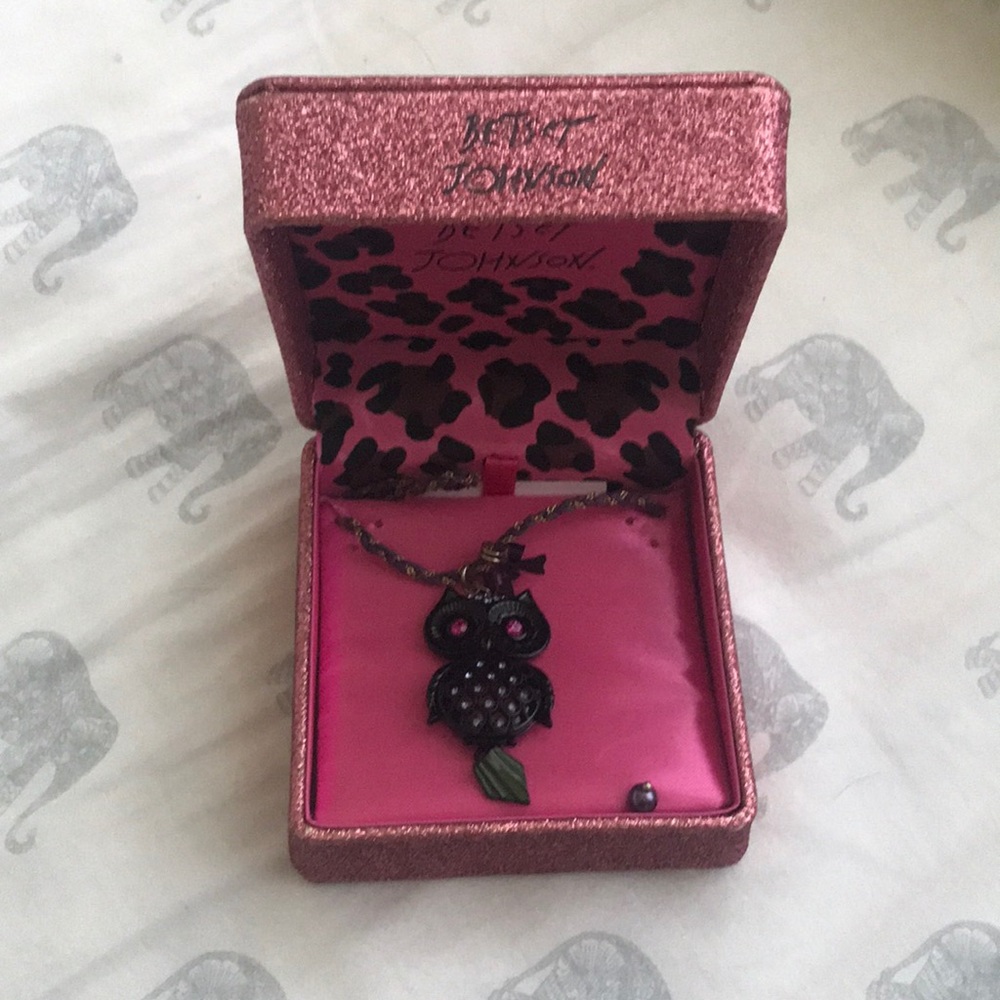 🔥 SUMMER BLOWOUT 🔥 Betsey Johnson owl necklace